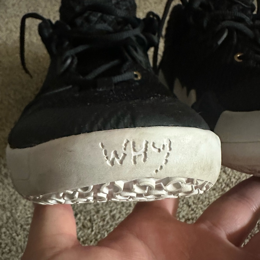 Jordan Men's why not zero.2 basketball shoes. - Picture 2 of 13